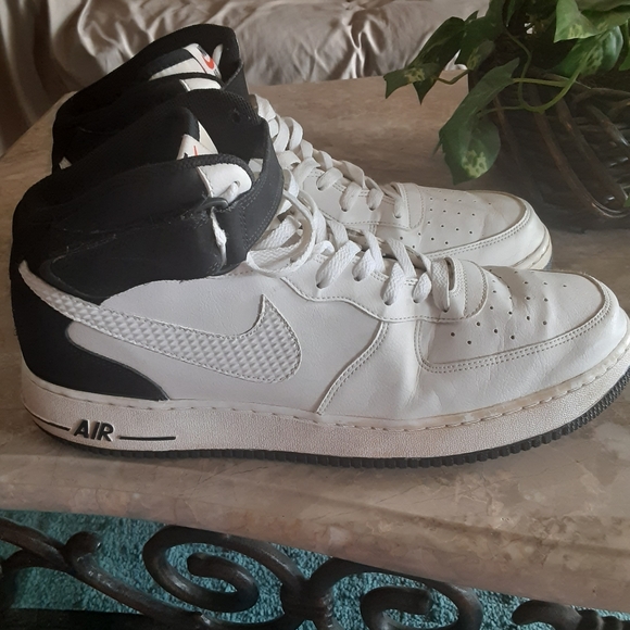 2014 Nike Air Force One's Size 14 mid Black/White - Picture 10 of 10